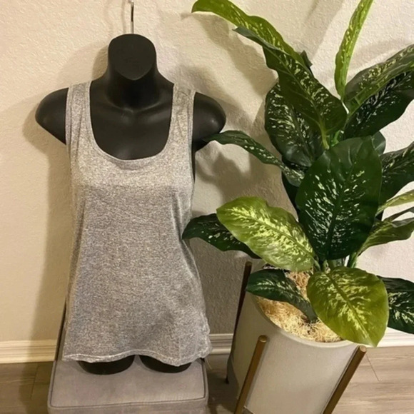 Silkworld gray workout tank top. NWT - Picture 6 of 10